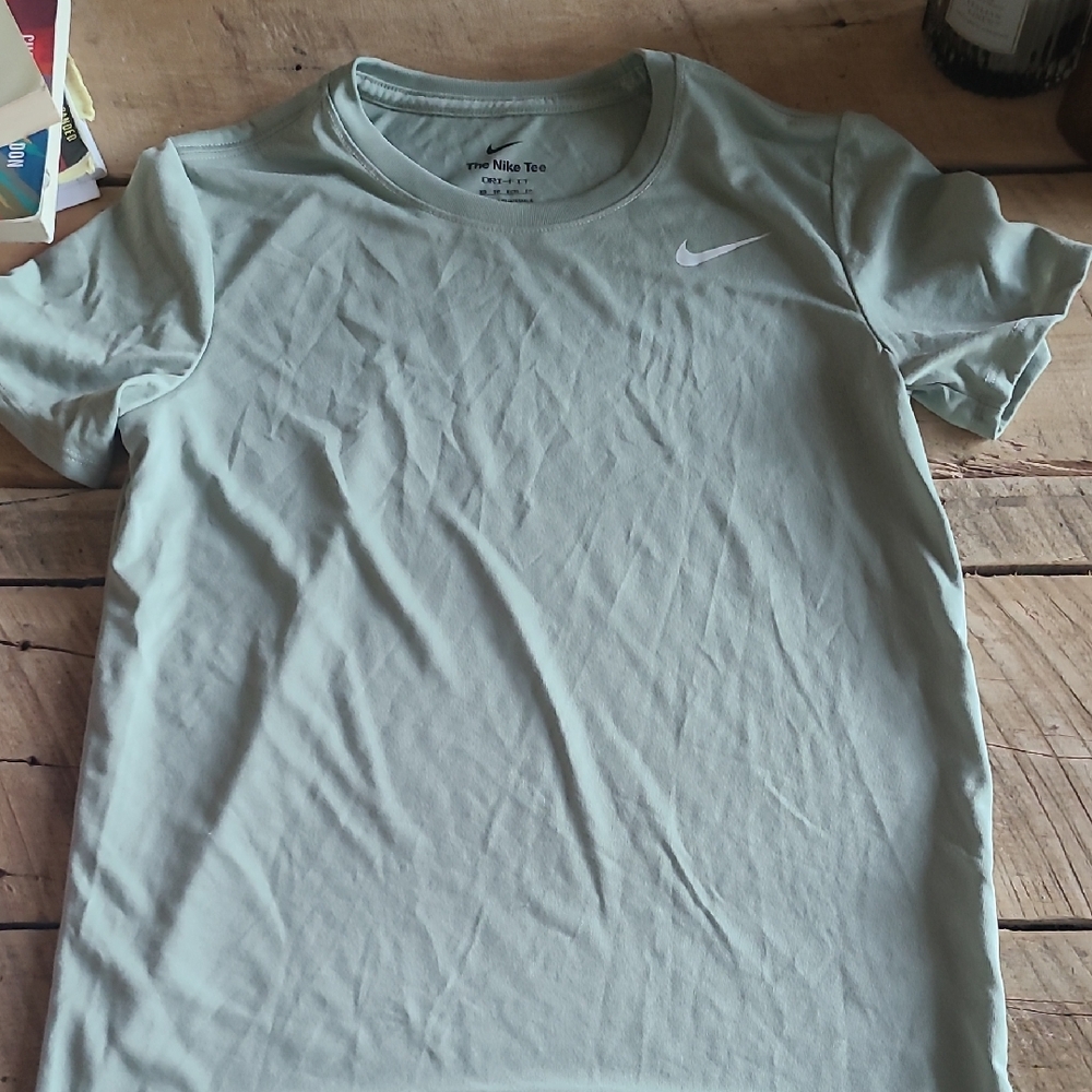 Nike Men’s Short-Sleeve Tee in Sage Green with White Swoosh